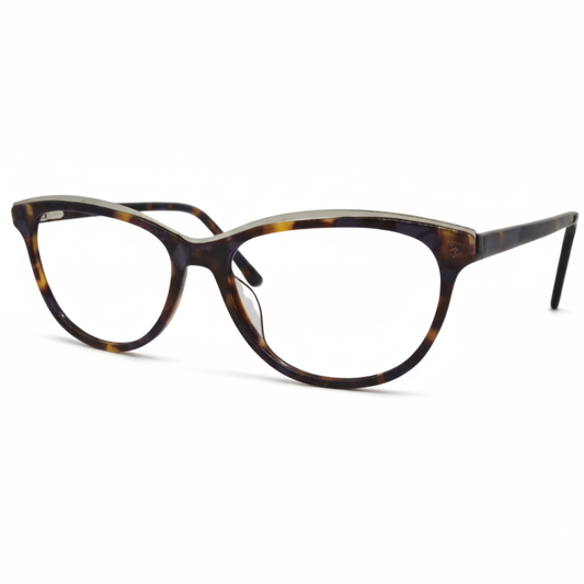 Óculos gatinho rajado feminino com armação em acetato leve e resistente. Imagem destacando o design moderno e as lentes transparentes, compatíveis com diferentes graus e tratamentos.