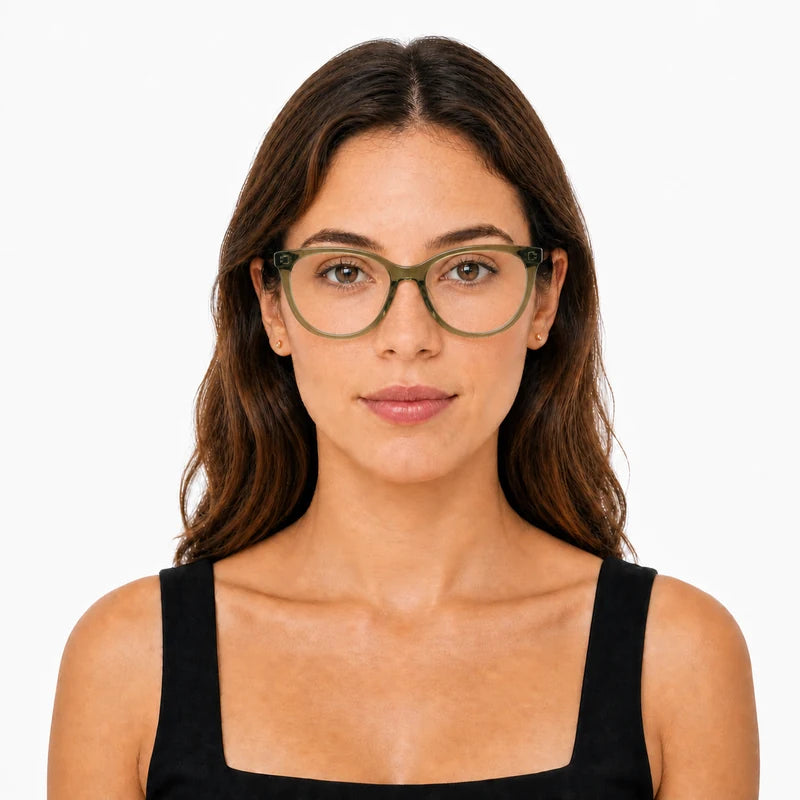 Eva - Verde Transparente — modelo feminino usando a armação
