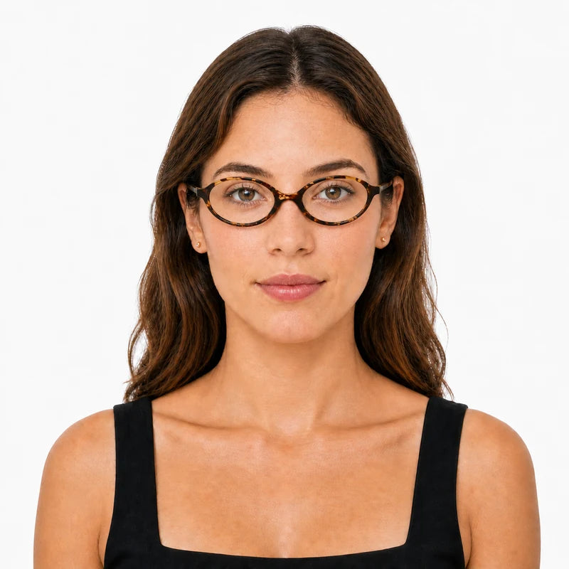 Luxe - Tartaruga — modelo feminino usando a armação